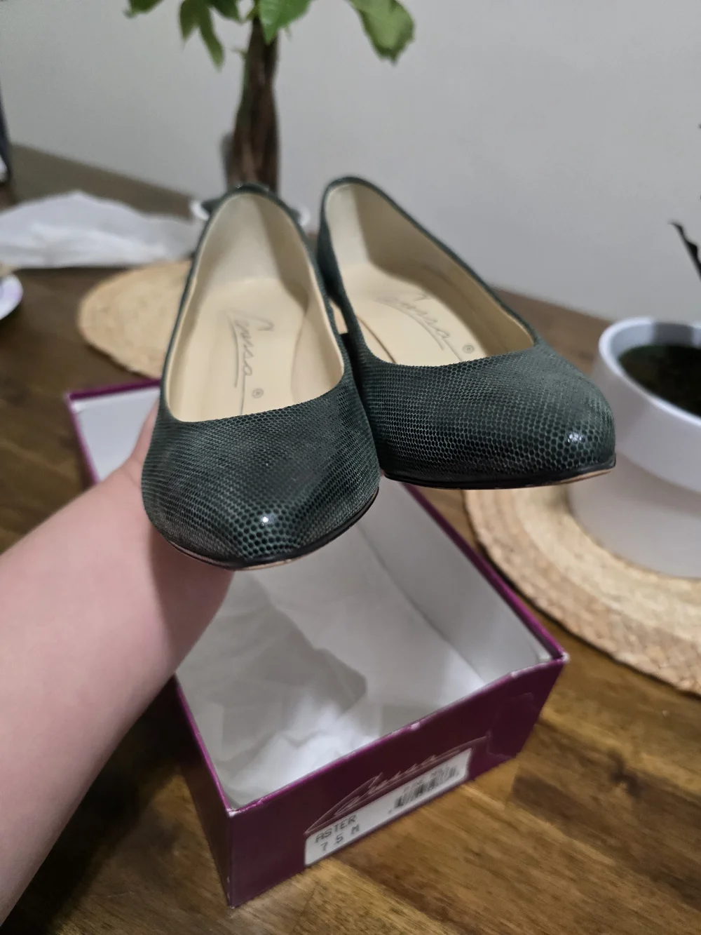 Vintage Dark Green Pointed-Toe High Heel Pumps